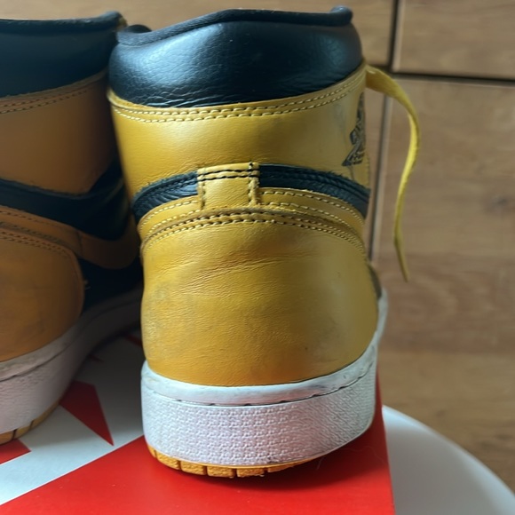 AIR JORDAN 1 HIGH RETRO OG \'POLLEN\' - Pre-Owned Condition main image 11